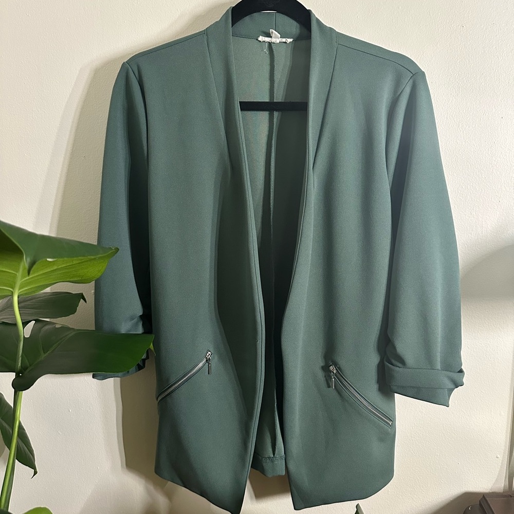 Green Women's Jacket with Zipper Pockets
